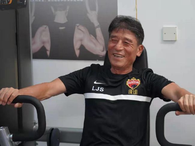 在线播放人成午夜免费视频